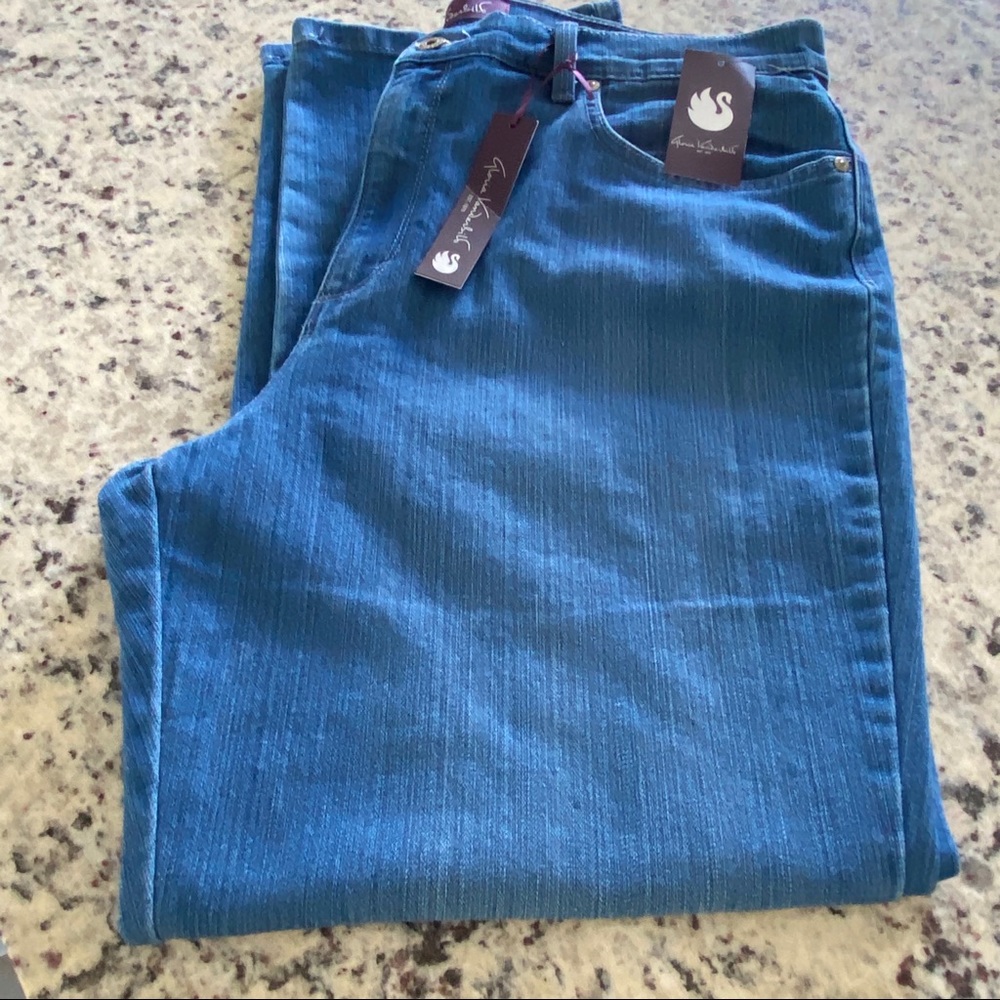 GLORIA VANDERBILT Womens Amanda Lakeview - NWT
